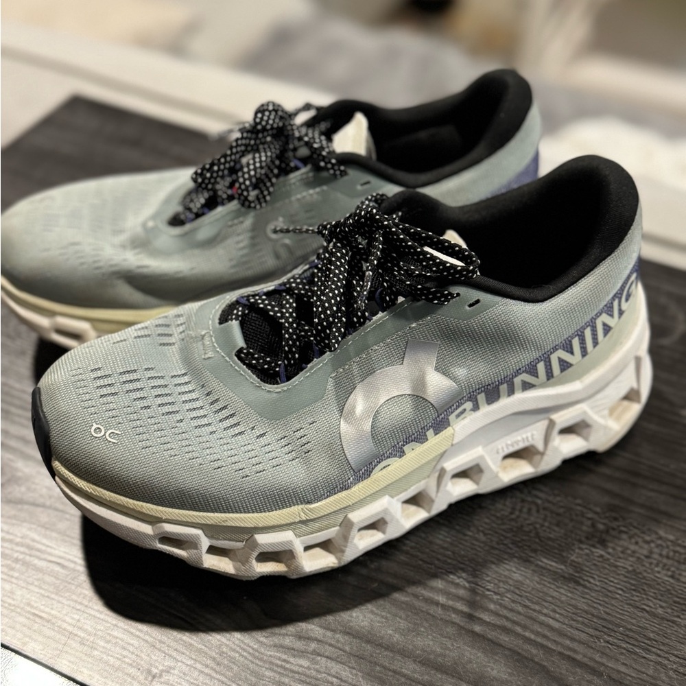 On Running Cloudmonster Shoes in mineral/aloe